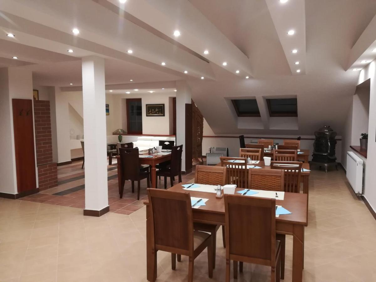 Hotel Na Kafkove Ostrava Buitenkant foto