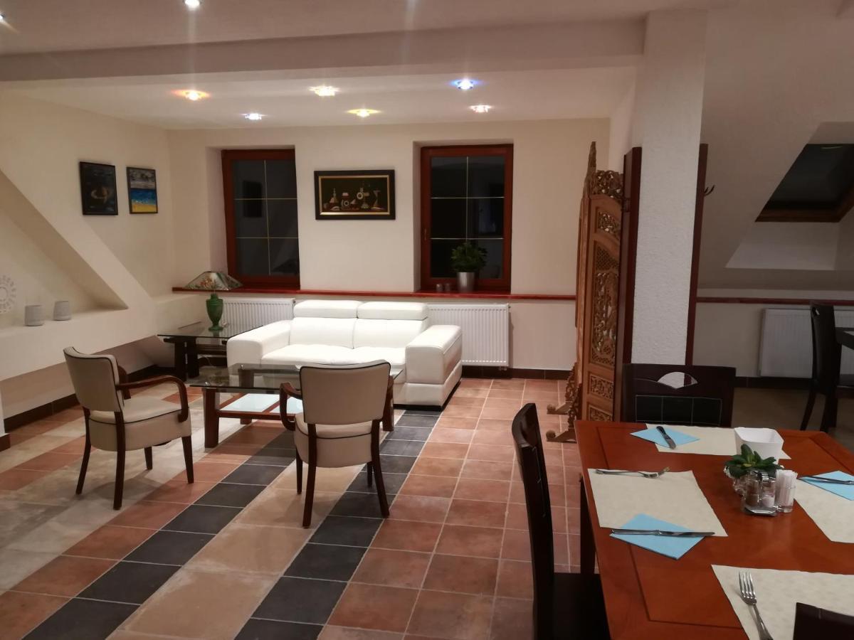 Hotel Na Kafkove Ostrava Buitenkant foto