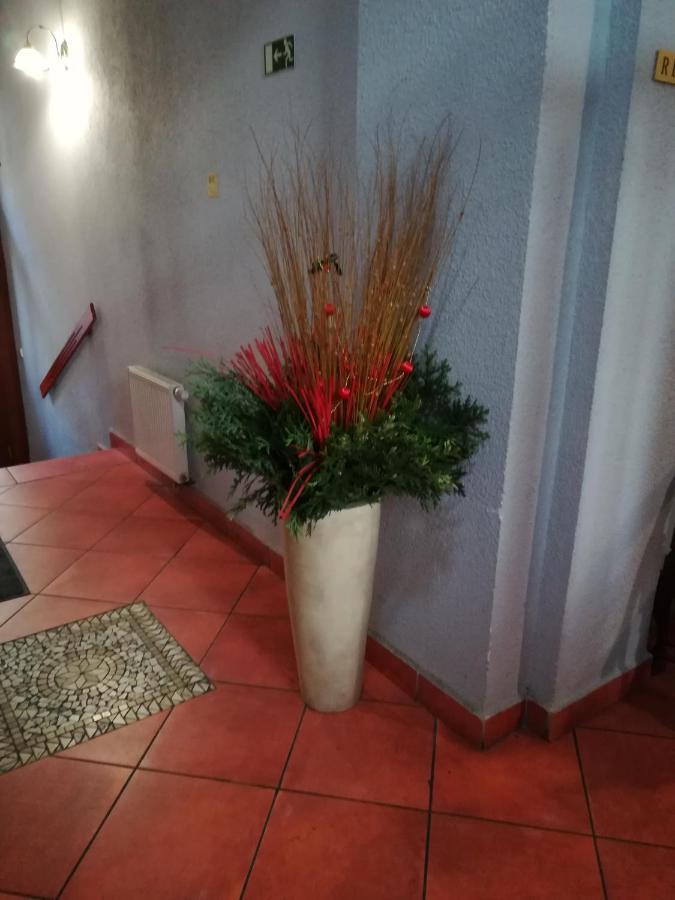 Hotel Na Kafkove Ostrava Buitenkant foto